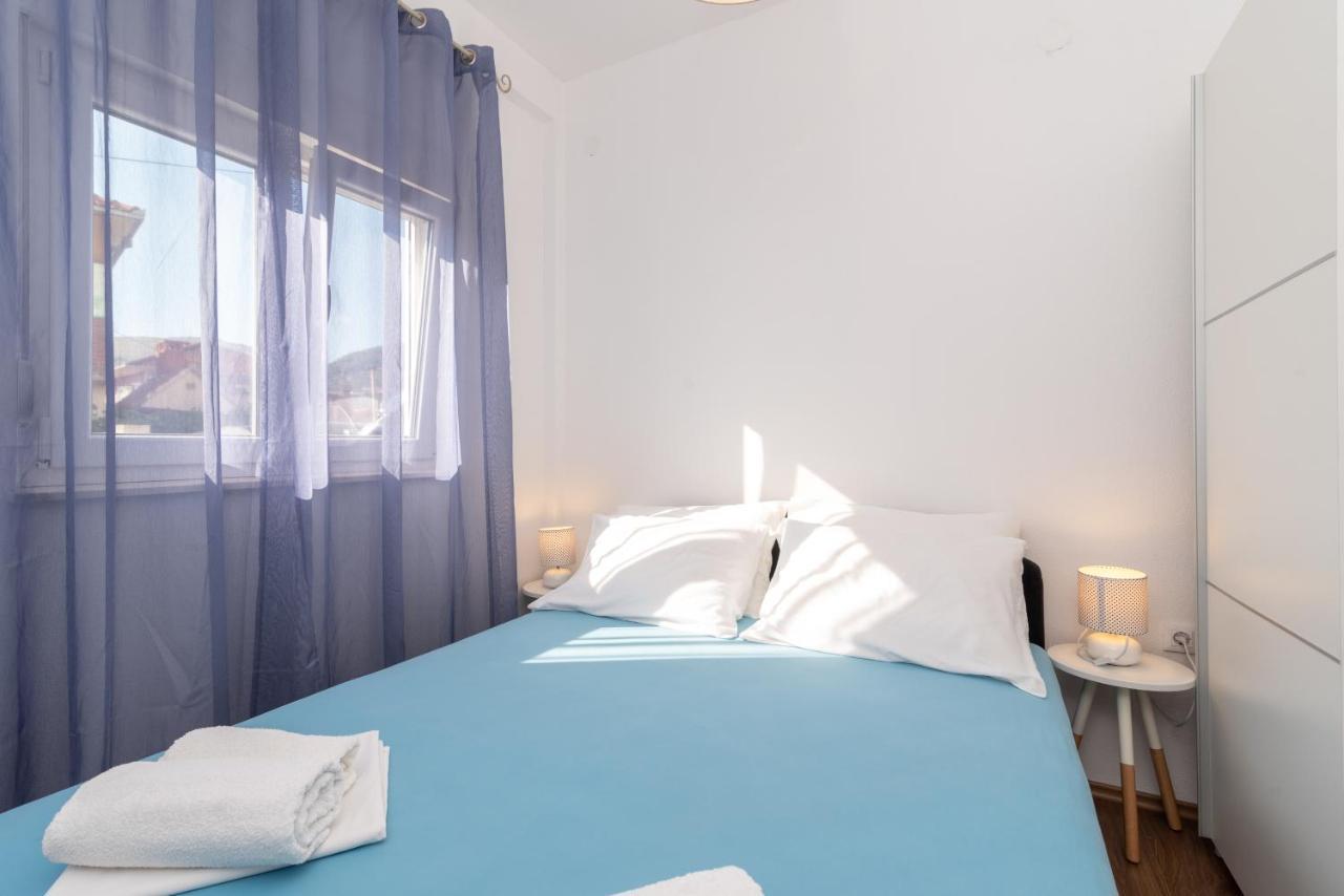 Apartments Bruna Trogir Exterior photo