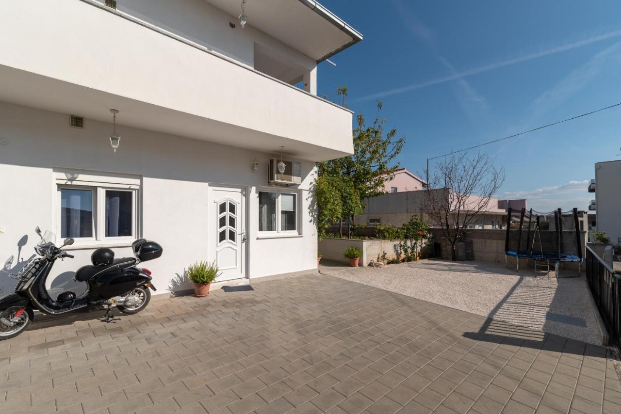 Apartments Bruna Trogir Exterior photo