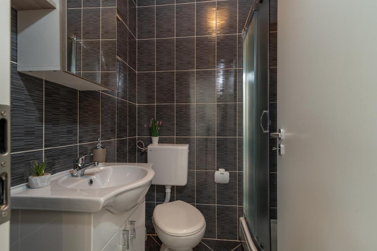 Apartments Bruna Trogir Exterior photo