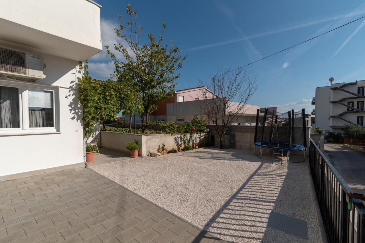 Apartments Bruna Trogir Exterior photo