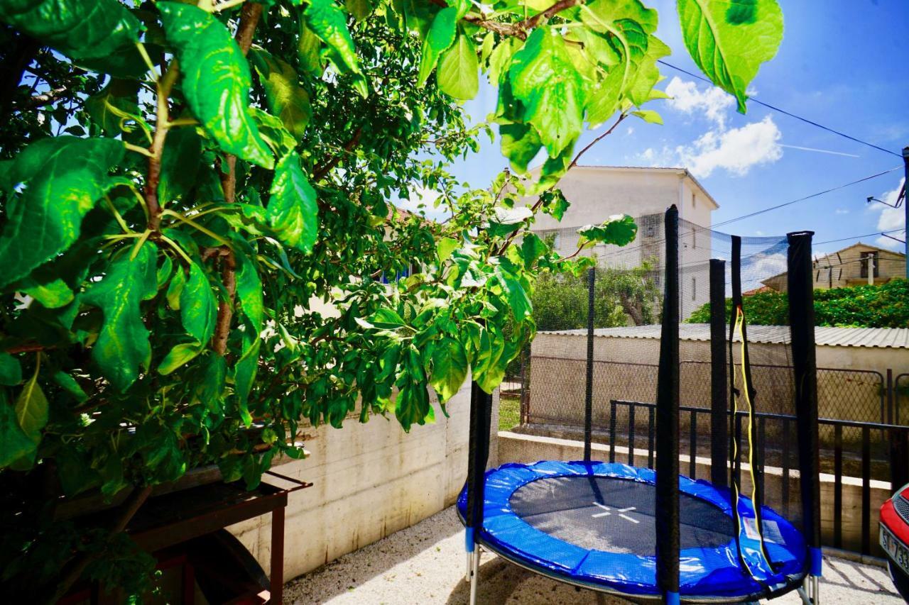 Apartments Bruna Trogir Exterior photo