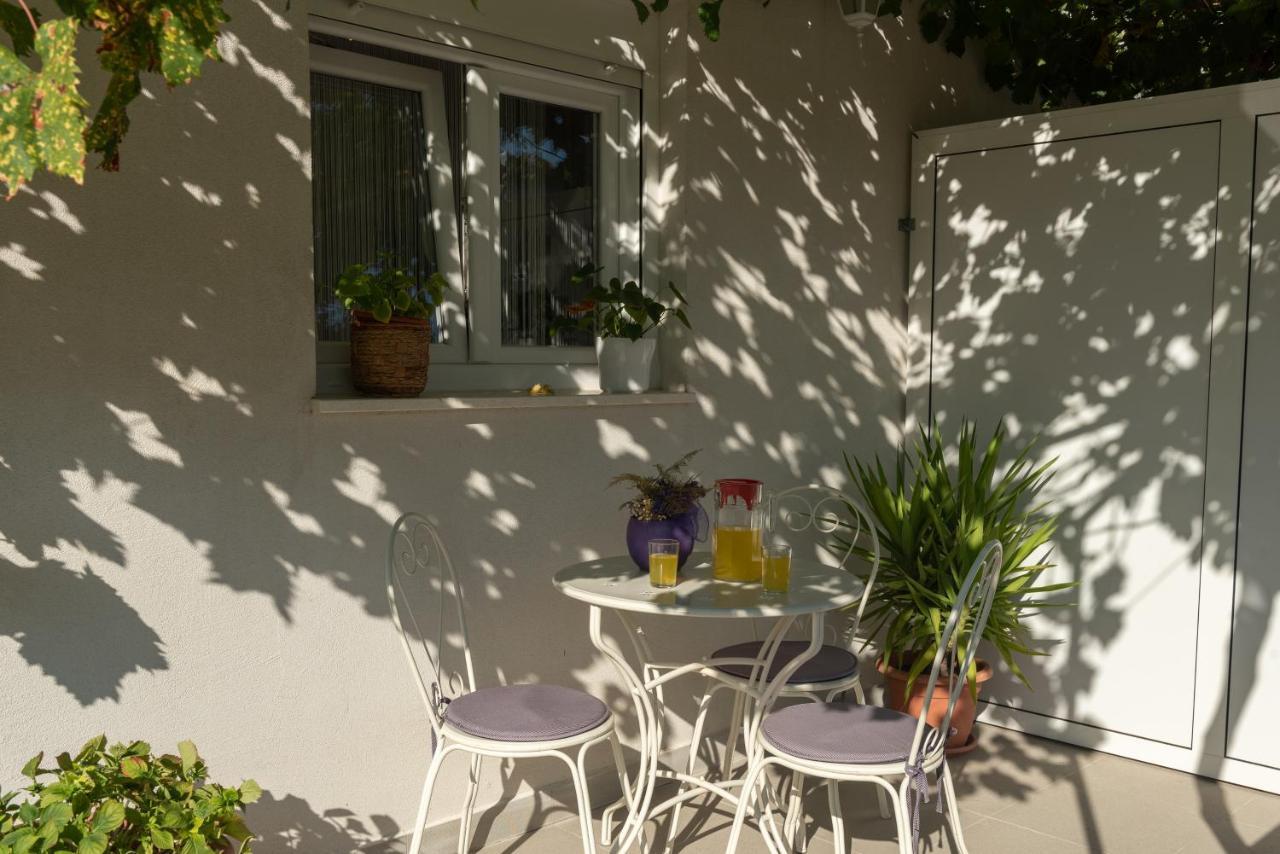 Apartments Bruna Trogir Exterior photo