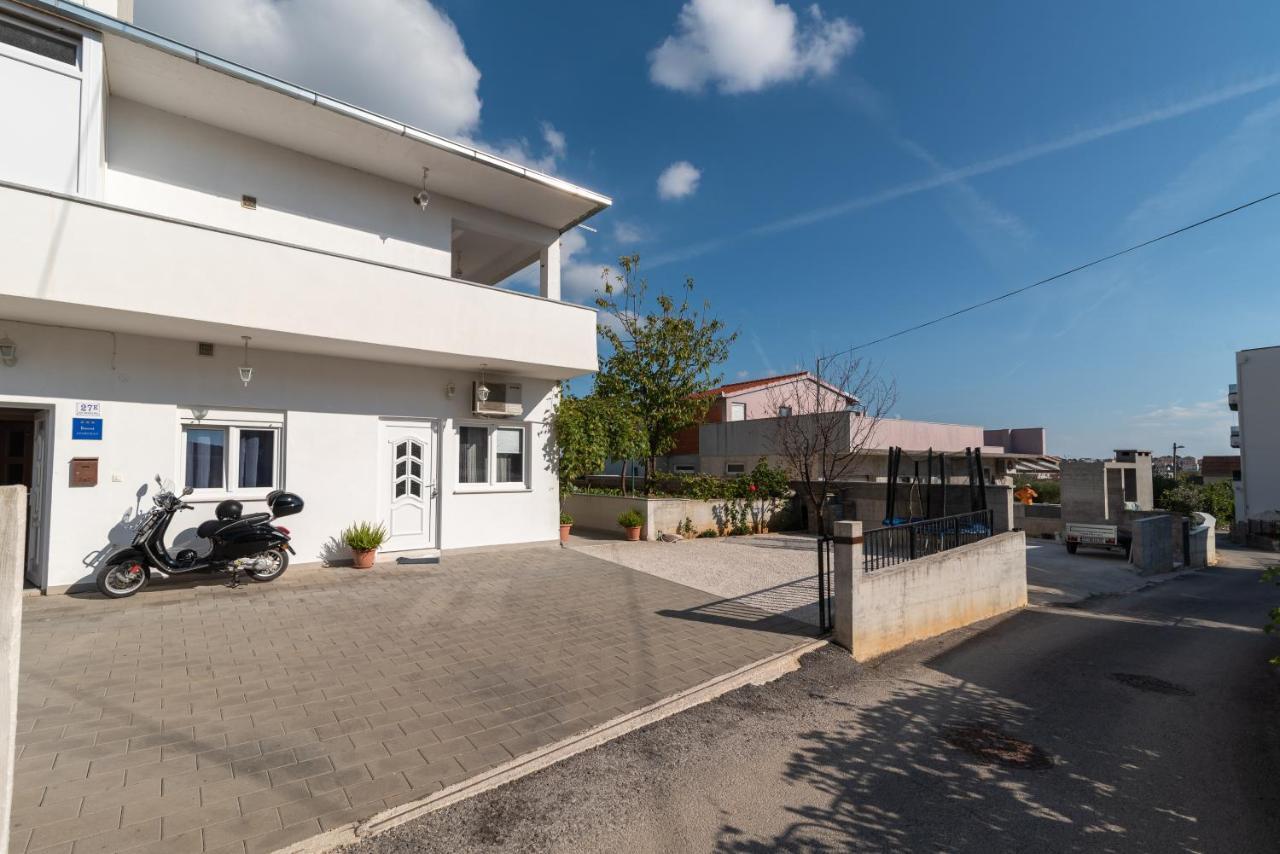 Apartments Bruna Trogir Exterior photo